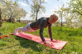 公司被字节收购后玩没，他们想靠“不正经”的单机二游再翻身